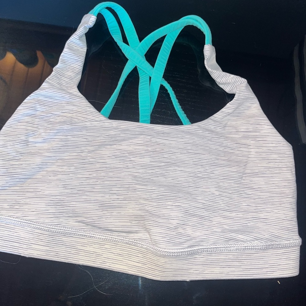 LULULEMON SPORTS BRA SIZE 2